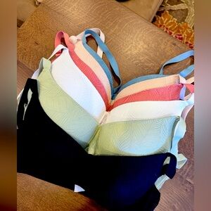 Women's Multicolor lot 40C Bras. Brand New